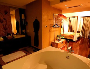 南京浦口区养生会所的黄昏恋：当爱情遇上八十岁